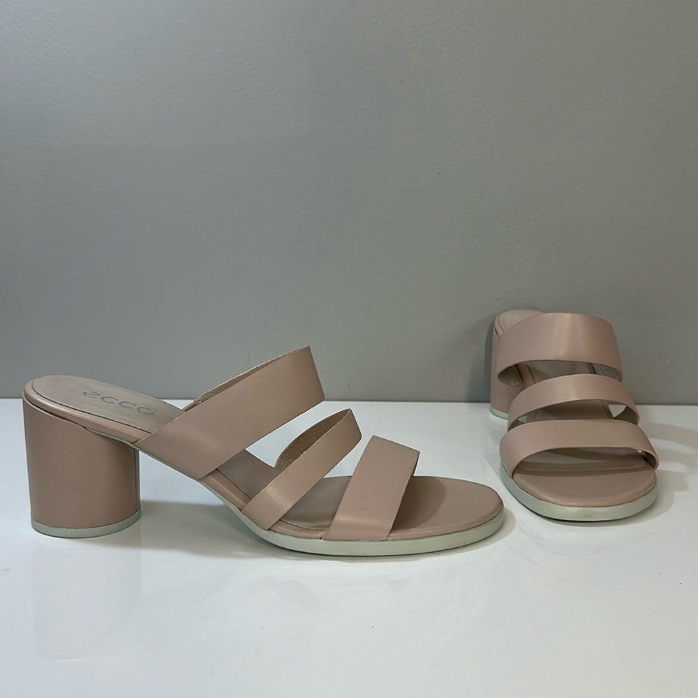Ecco Shape 65 Block Sandals in Rose Dust Size 10